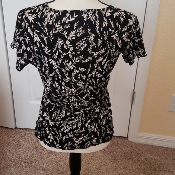 Liz Claiborne Black & White Top - Picture 6 of 10